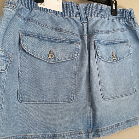 American Eagle, 18 (34W), stretch, low-rise a-line mini skirt - Picture 8 of 9